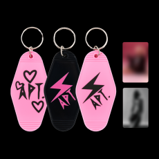 ROSÉ - [ROSIE] APT KEYCHAIN (BLACK-LIGHTNING)