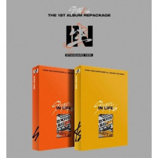 Stray Kids - 1st Album Repackage [IN生 (IN LIFE)] (Random Ver.)